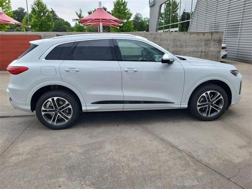 2025 Audi Q5 Premium