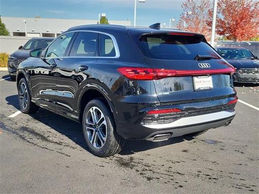 2025 Audi Q5 Premium