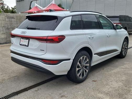 2025 Audi Q6 e-tron Premium quattro