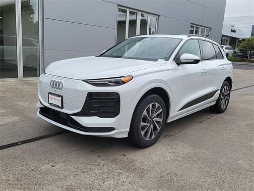 2025 Audi Q6 e-tron Premium quattro