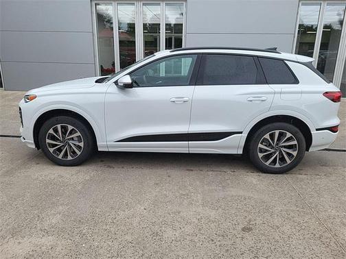 2025 Audi Q6 e-tron Premium quattro