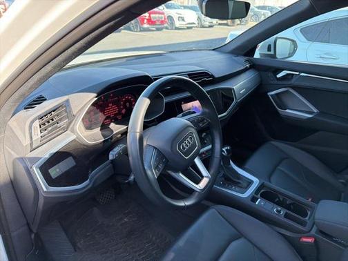 2022 Audi Q3 45 S line Premium