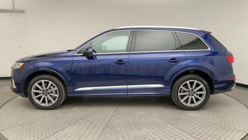 2022 Audi Q7 45 Premium Plus