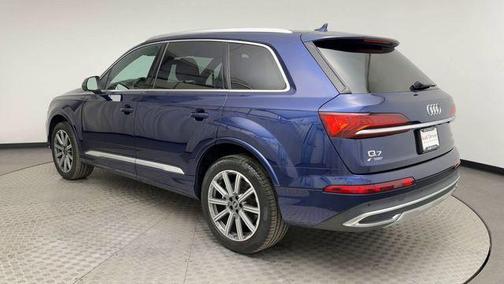 2022 Audi Q7 45 Premium Plus