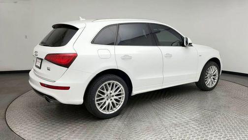 Ibis White 2017 Audi Q5 2.0T Premium Plus