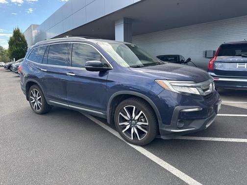2019 Honda Pilot Touring 8-Passenger