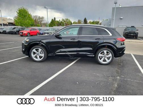 Mythos Black Metallic 2026 Audi Q5 Premium Plus TFSI quattro S tronic