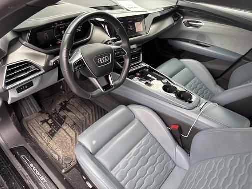 2022 Audi e-tron GT Prestige