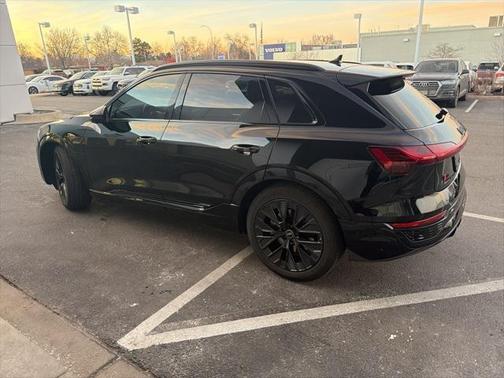 2024 Audi Q8 e-tron Prestige
