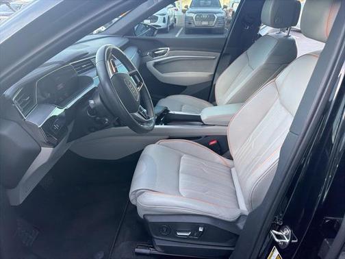 2024 Audi Q8 e-tron Prestige