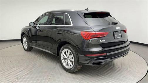 2022 Audi Q3 45 S line Premium