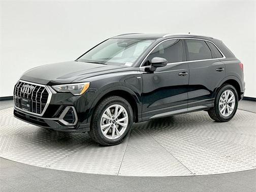 2022 Audi Q3 45 S line Premium