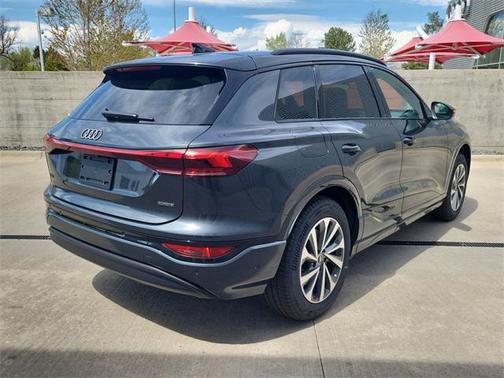 2025 Audi Q6 e-tron Premium Plus quattro