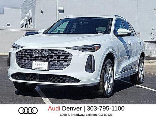 Glacier White Metallic 2026 Audi Q5 Premium Plus TFSI quattro S tronic