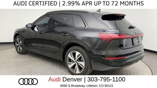 Mythos Black Metallic 2024 Audi Q8 e-tron Premium