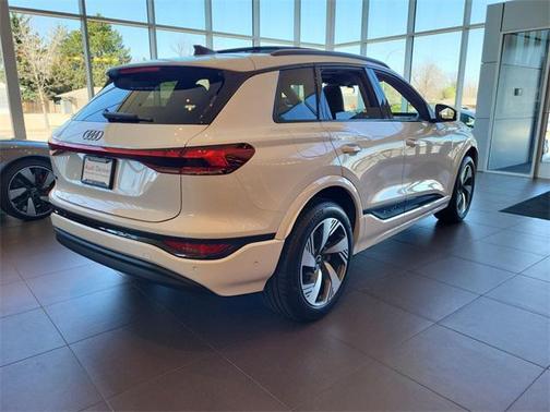 2025 Audi Q6 e-tron Premium Plus quattro