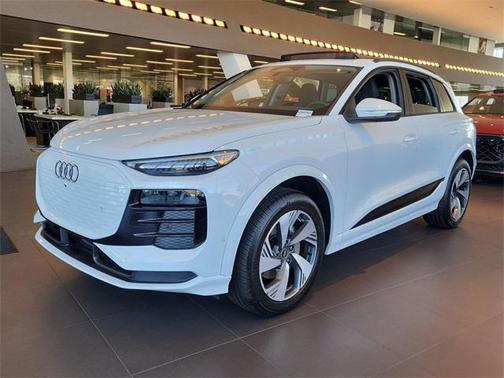 2025 Audi Q6 e-tron Premium Plus quattro