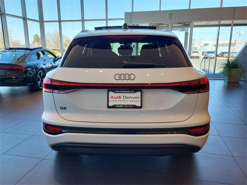 2025 Audi Q6 e-tron Premium Plus quattro