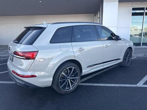 2021 Audi Q7 55 Premium Plus