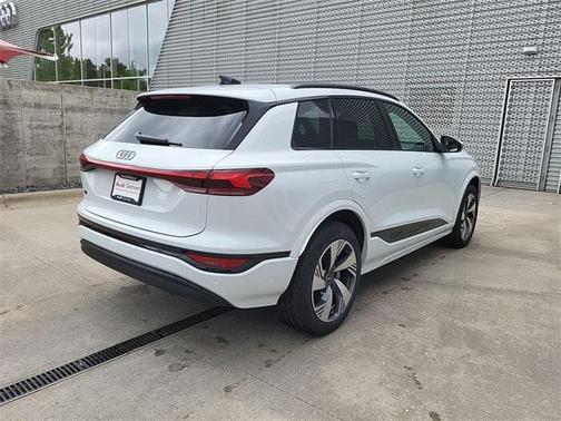 2025 Audi Q6 e-tron Premium Plus quattro