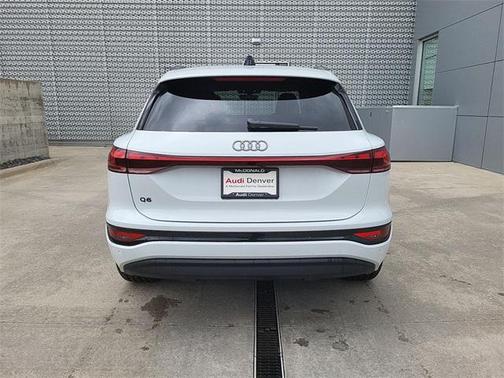 2025 Audi Q6 e-tron Premium Plus quattro