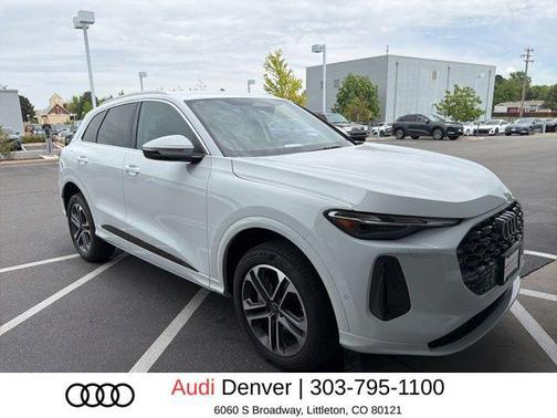 Glacier White Metallic 2025 Audi Q5 Premium TFSI quattro S tronic
