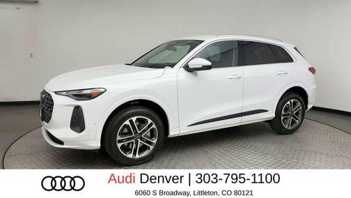 Glacier White Metallic 2025 Audi Q5 Premium TFSI quattro S tronic