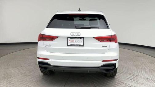 2025 Audi Q3 Premium 45 TFSI S line quattro Tiptronic