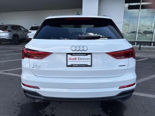 2025 Audi Q3 Premium 45 TFSI S line quattro Tiptronic