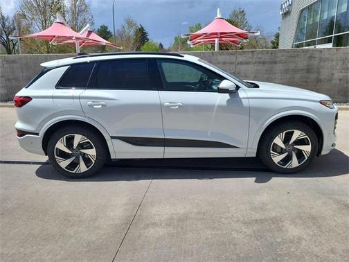 2025 Audi Q6 e-tron Premium Plus quattro