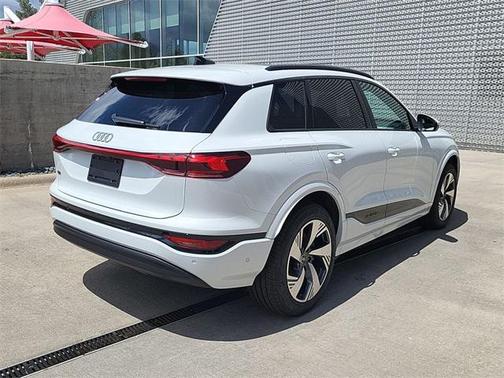 2025 Audi Q6 e-tron Premium Plus quattro
