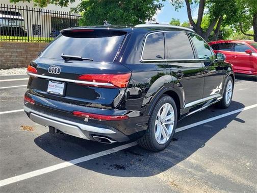 2025 Audi Q7 55 Prestige