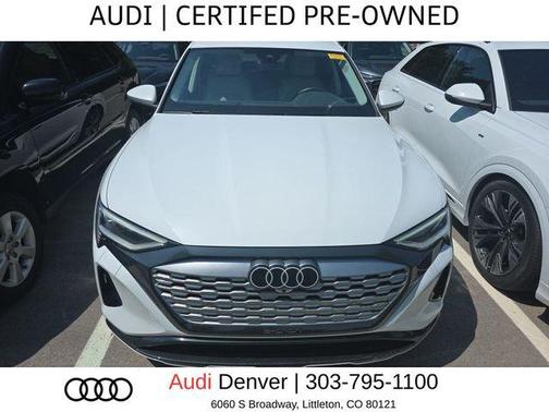 Glacier White Metallic 2024 Audi Q8 e-tron Premium Plus