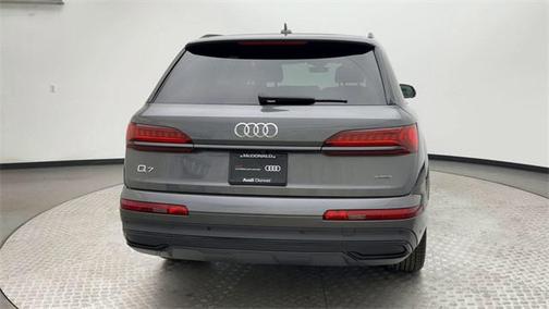 2022 Audi Q7 55 Premium Plus