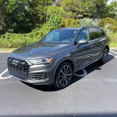 2022 Audi Q7 55 Premium Plus