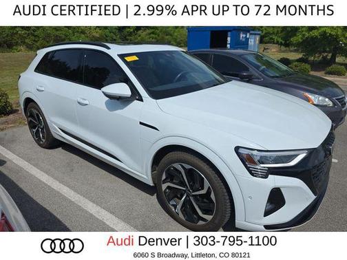 Glacier White Metallic 2024 Audi Q8 e-tron Premium Plus