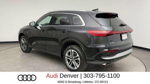 Mythos Black Metallic 2025 Audi Q5 Premium TFSI quattro S tronic