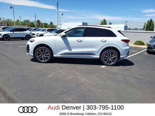 Glacier White Metallic 2026 Audi Q5 Premium Plus TFSI quattro S tronic