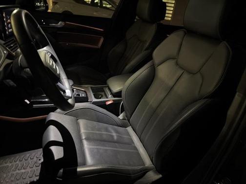 2023 Audi Q5 45 S line Prestige