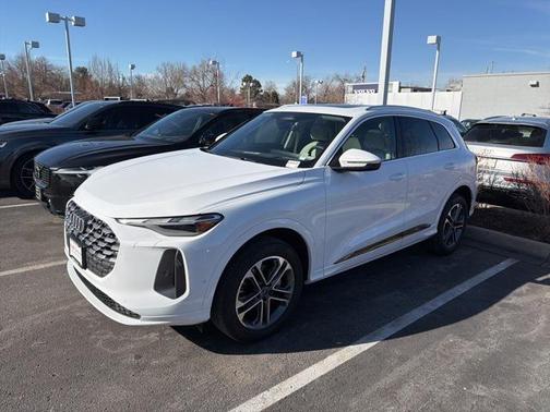 2025 Audi Q5 Premium TFSI quattro S tronic