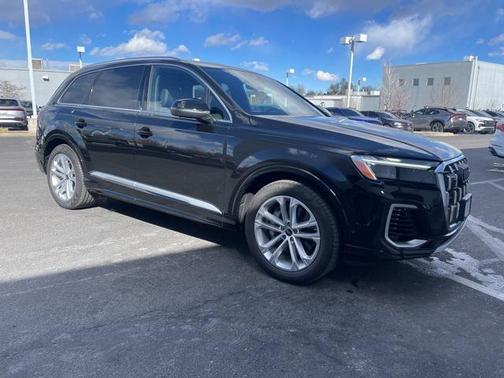 2025 Audi Q7 55 Premium Plus