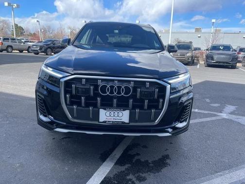 2025 Audi Q7 55 Premium Plus