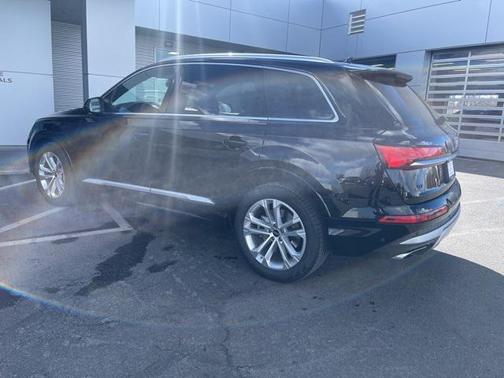 2025 Audi Q7 55 Premium Plus