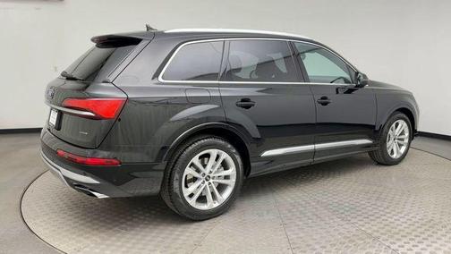 2025 Audi Q7 55 Premium Plus