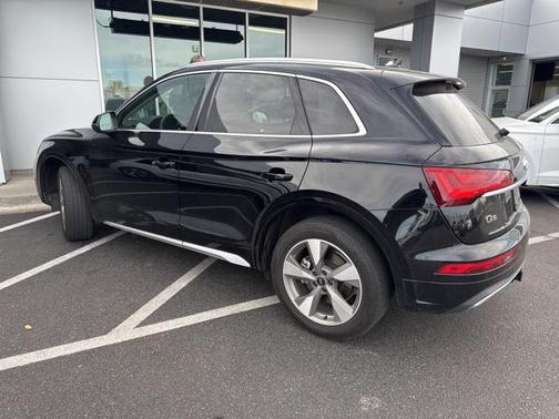 2023 Audi Q5 40 Premium Plus