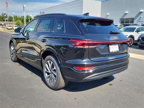 2025 Audi Q6 e-tron Premium Plus quattro