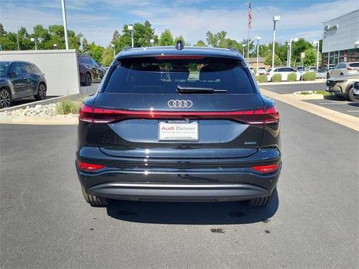 2025 Audi Q6 e-tron Premium Plus quattro