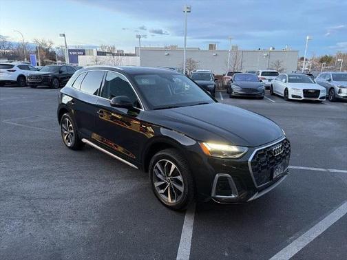 2022 Audi Q5 45 S line Premium