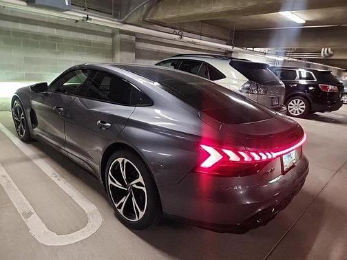 2023 Audi e-tron GT Premium Plus quattro
