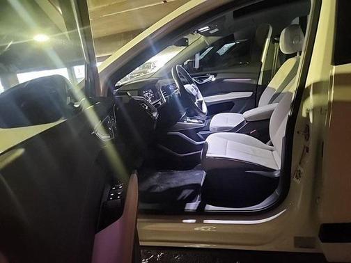 2024 Audi Q4 e-tron Premium Plus 50 quattro